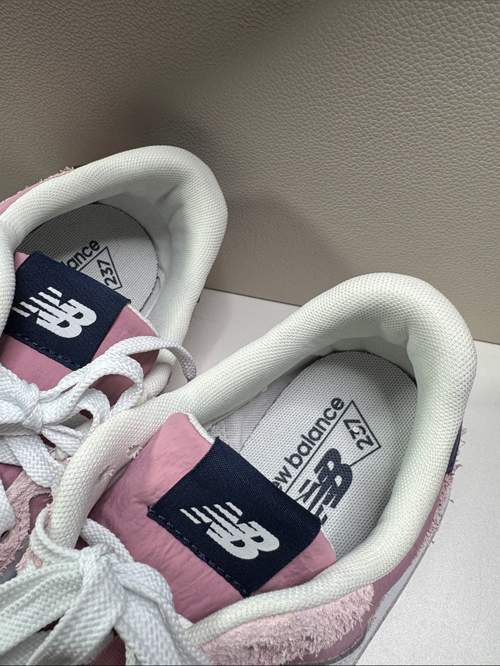 New Balance 237 Sneaker - Women's size 8.5 - Picture 8 of 12